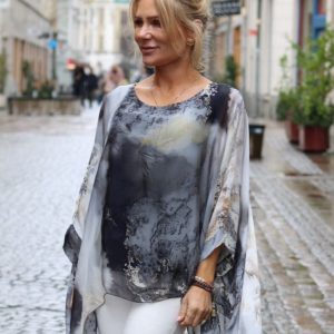 Anna silkestunika – Mönstrad – Svart